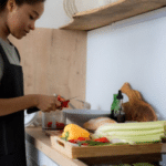 Aprendendo a cozinhar: 6 equipamentos essenciais para o treino da culinária