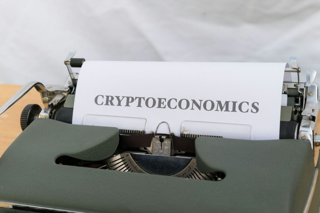 Veja como novas regras em 2025 impactam criptos, NFTs e DeFi no Brasil. Entenda o equilíbrio entre inovação, impostos e compliance regulatório.