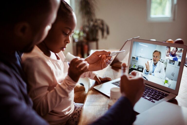 A evolução tecnológica na telemedicina: de videoconferências simples a plataformas avançadas