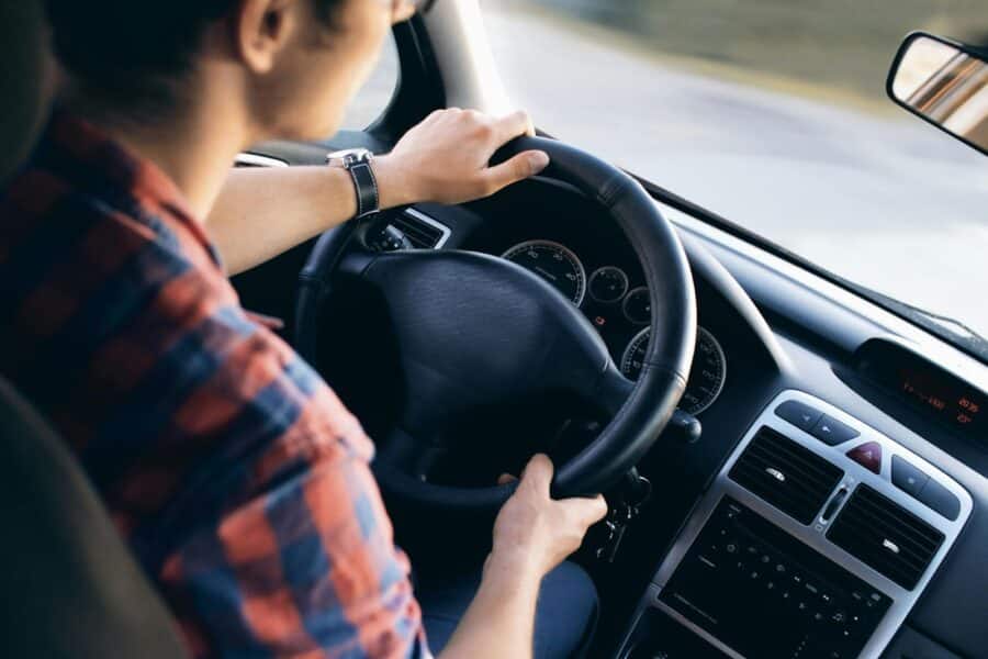 O funcionamento eficiente de um veículo depende diretamente da qualidade e da integração dos componentes do motor.